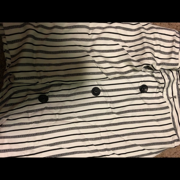 BCBG SIZE 12 Skirt - Picture 5 of 5